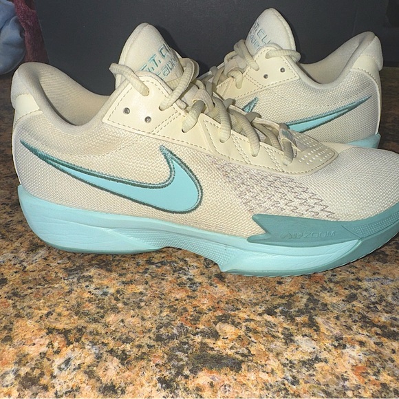 Nike Air Zoom GT Cut Academy Womens 9 Shoes Coconut Shine Together HF1569 - Picture 1 of 9